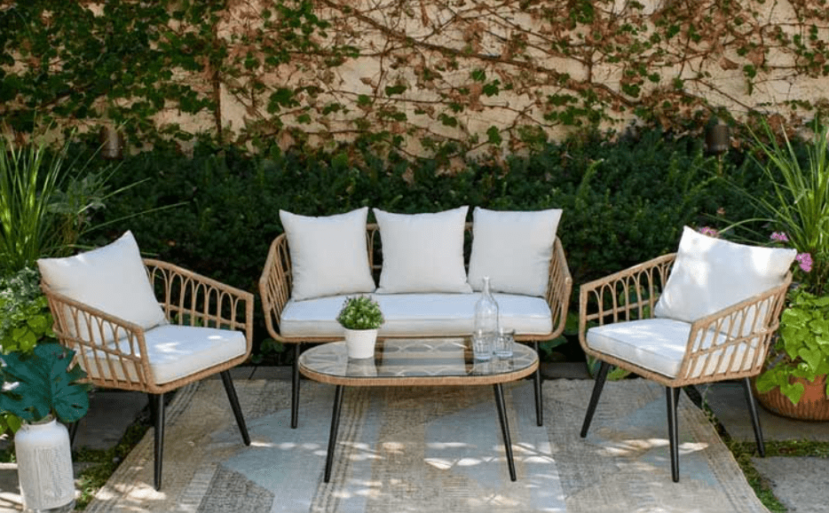 3 Ideas to Help You Choose the Perfect Garden Café Furniture - OkelaWood