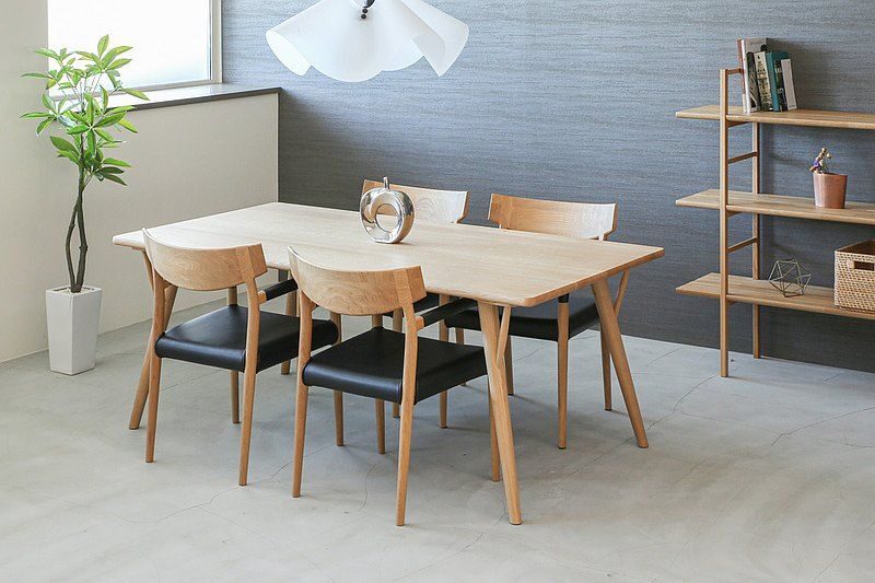 Key Factors in Selecting an Elegant Natural Wood Table - OkelaWood